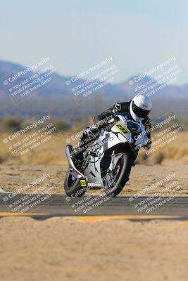 media/Dec-17-2023-CVMA (Sun) [[bf0c04832d]]/Race 2 Amateur Supersport Open/